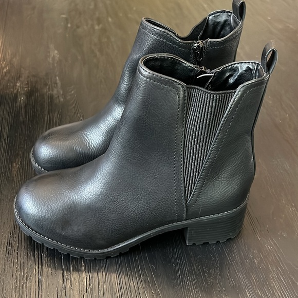 Mia Kids Ankle Boots - Picture 2 of 10
